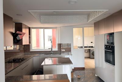 4 Bed Townhouse with En Suite in Westlands Area - 4