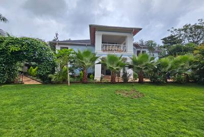 6 Bed House with En Suite in Runda - 2