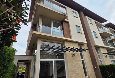 4 Bed Townhouse with En Suite in Lavington - 3