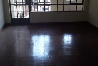 3 Bed Apartment with En Suite in Riverside - 3
