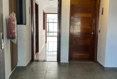 2 Bed Apartment with Swimming Pool in Kilimani - 4