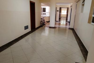 3 Bed Apartment with En Suite in Riverside - 3