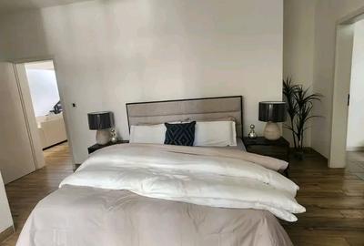 3 Bed Apartment with En Suite in Riverside - 4