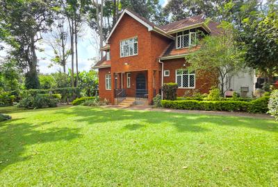 5 Bed Townhouse with En Suite at Rossylon Lone Tree - 3