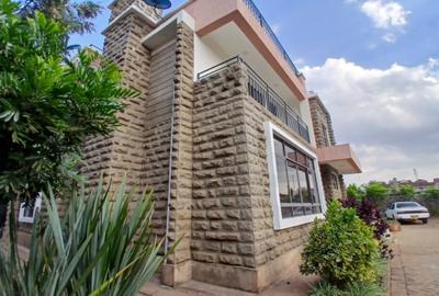 4 Bed House with En Suite at Membley - 2