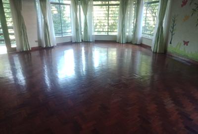 5 Bed Townhouse with En Suite in Kitisuru - 3