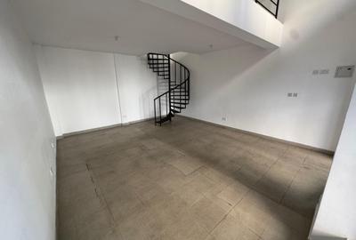 567 ft² Commercial Property with Backup Generator at 1St Parklands