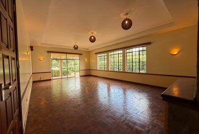 5 Bed House with En Suite in Runda - 4