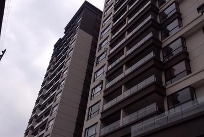 3 Bed Apartment with En Suite in Riverside