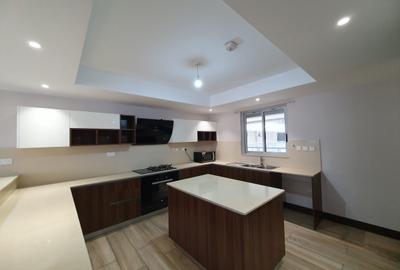3 Bed Apartment with En Suite at Parklands Rd - 3