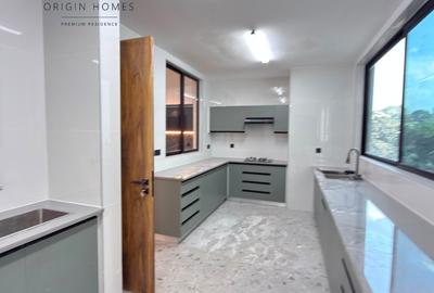 4 Bed Apartment with En Suite at Peponi Road - 3