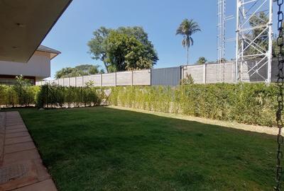 5 Bed Townhouse with En Suite in Lavington - 4