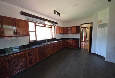 5 Bed House with En Suite in Runda - 3