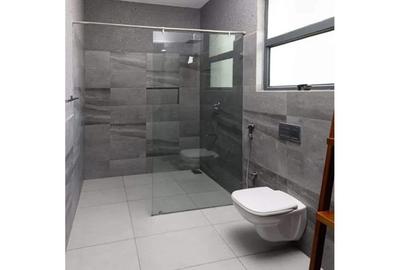 5 Bed Villa with En Suite in Nyali Area - 4