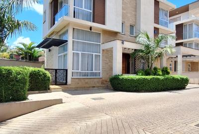 4 Bed Townhouse with En Suite at Lavington