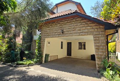 4 Bed Townhouse with En Suite at Lavington James Gichuru - 4