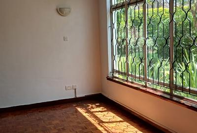 4 Bed House with En Suite in Gigiri - 2