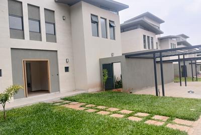 4 Bed Townhouse with En Suite at Runda - 2
