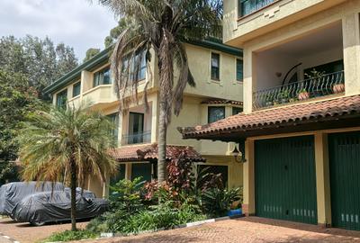 4 Bed Townhouse with En Suite in Westlands Area
