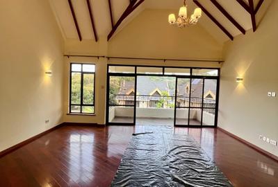 5 Bed Townhouse with En Suite in Lavington - 2