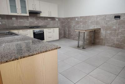 3 Bed Apartment with En Suite in Rhapta Road - 4