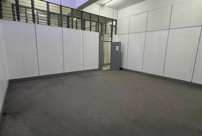 450 ft² Commercial Property with Service Charge Included at Baricho Road - 4