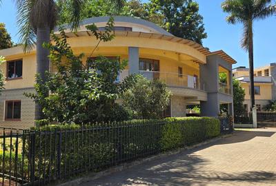 5 Bed Townhouse with En Suite at Lavington Green - 3