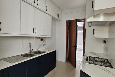 6 Bed Villa with En Suite in Lavington - 3
