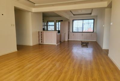 3 Bed Apartment with En Suite in Brookside - 3