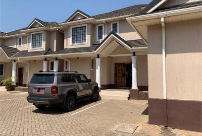 4 Bed Townhouse with En Suite in Kitisuru - 2