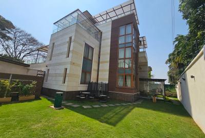6 Bed Villa with En Suite in Lavington