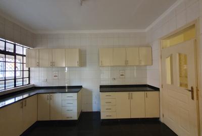 4 Bed Apartment with En Suite in General Mathenge - 4