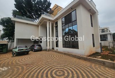 5 Bed House with En Suite in Kyuna - 2