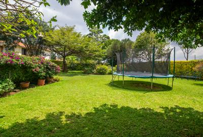 5 Bed House with Swimming Pool in Nyari - 2