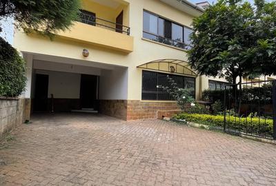 5 Bed Townhouse with En Suite at Lavington