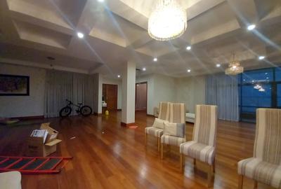 4 Bed Apartment with En Suite in General Mathenge