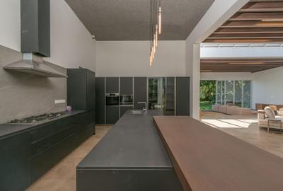 4 Bed House with En Suite in Runda - 4