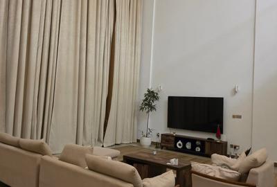 6 Bed Apartment with En Suite in Parklands - 2