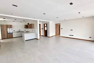 4 Bed Apartment with En Suite in Spring Valley