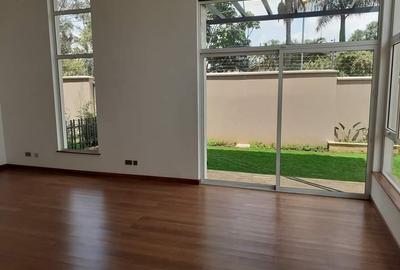 4 Bed Townhouse with En Suite in Lavington - 2
