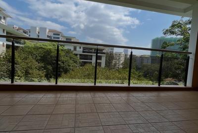 3 Bed Apartment with En Suite at Riverside Drive - 4