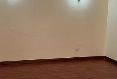 3 Bed Apartment with Swimming Pool at Near Brookside Gardens - 4