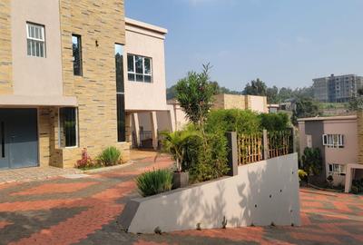 4 Bed House with En Suite in Kiambu Road