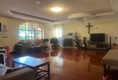 10 Bed House with En Suite in Runda - 3