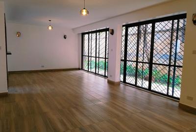 5 Bed Villa with En Suite in Lavington - 3