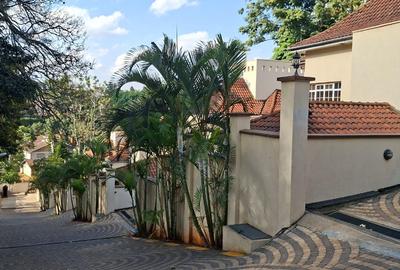 4 Bed Townhouse with En Suite in Kyuna