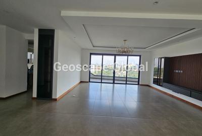 4 Bed Apartment with En Suite in Riverside - 2