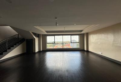 4 Bed Apartment with En Suite in Lavington