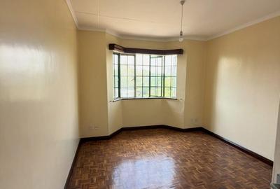 4 Bed Apartment with Parking at Off - Dennis Pritt Road - 2