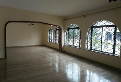 5 Bed Townhouse with Backup Generator in Kilimani